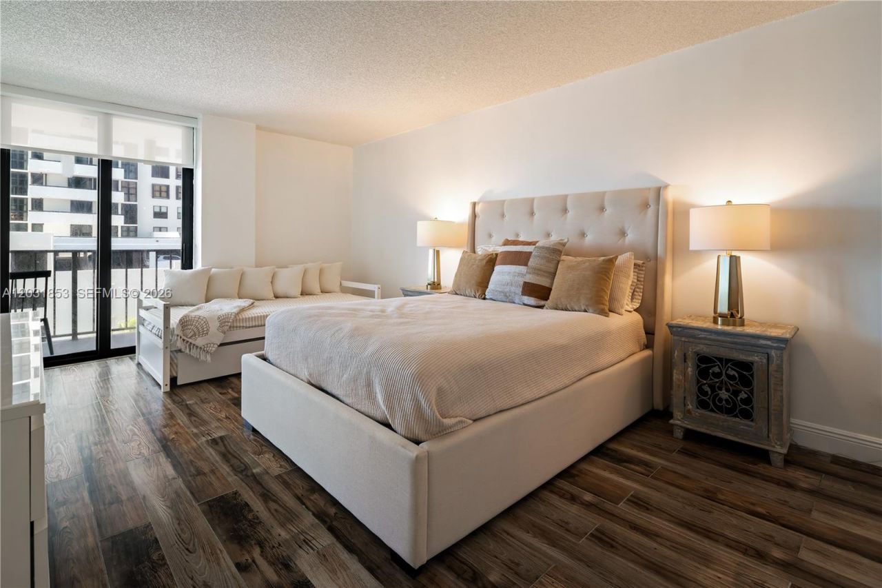 2625 Collins Ave, Unit 502, Miami Beach, FL 33140 Photo
