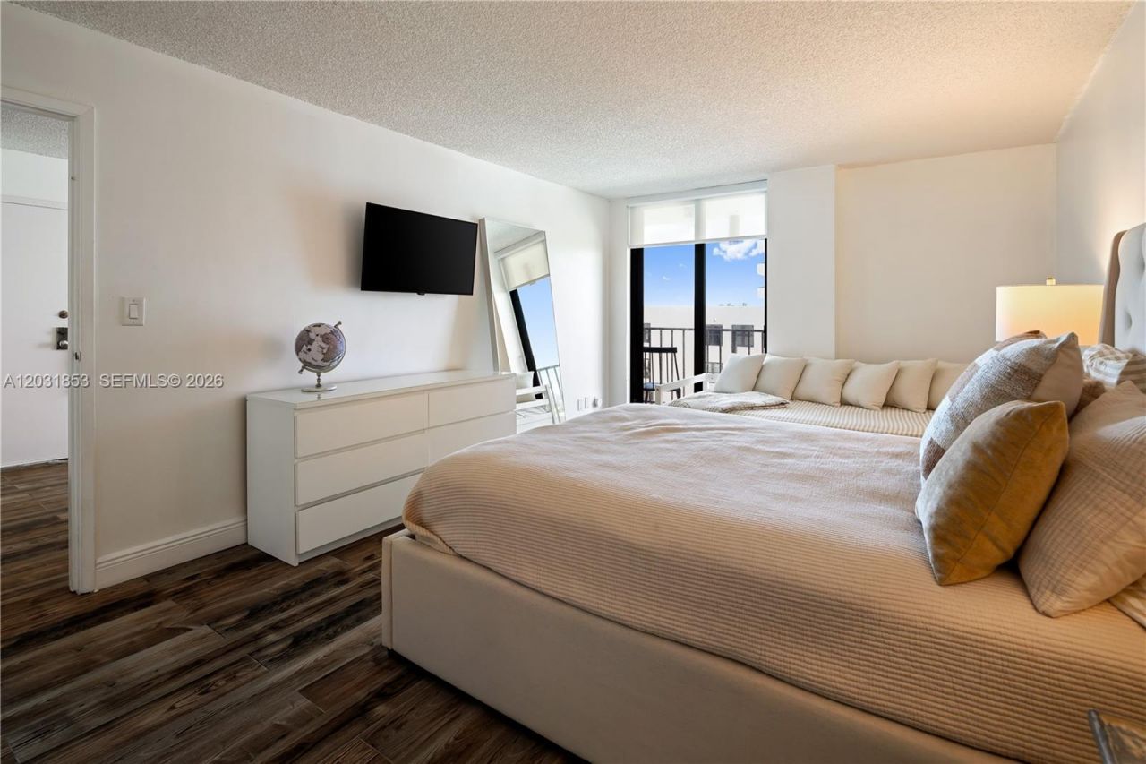 2625 Collins Ave, Unit 502, Miami Beach, FL 33140 Photo