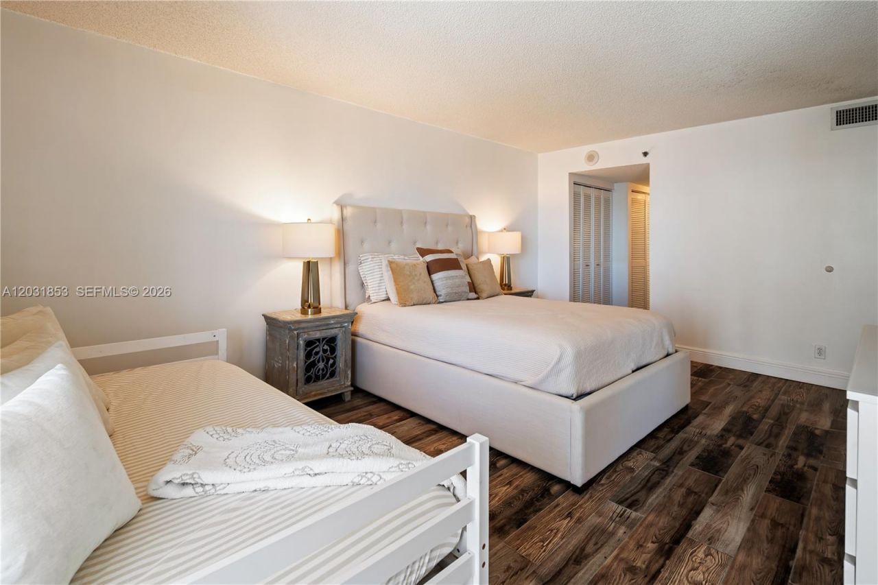 2625 Collins Ave, Unit 502, Miami Beach, FL 33140 Photo