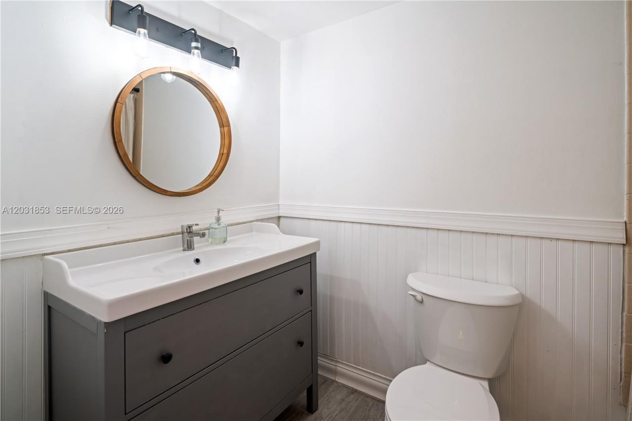 2625 Collins Ave, Unit 502, Miami Beach, FL 33140 Photo