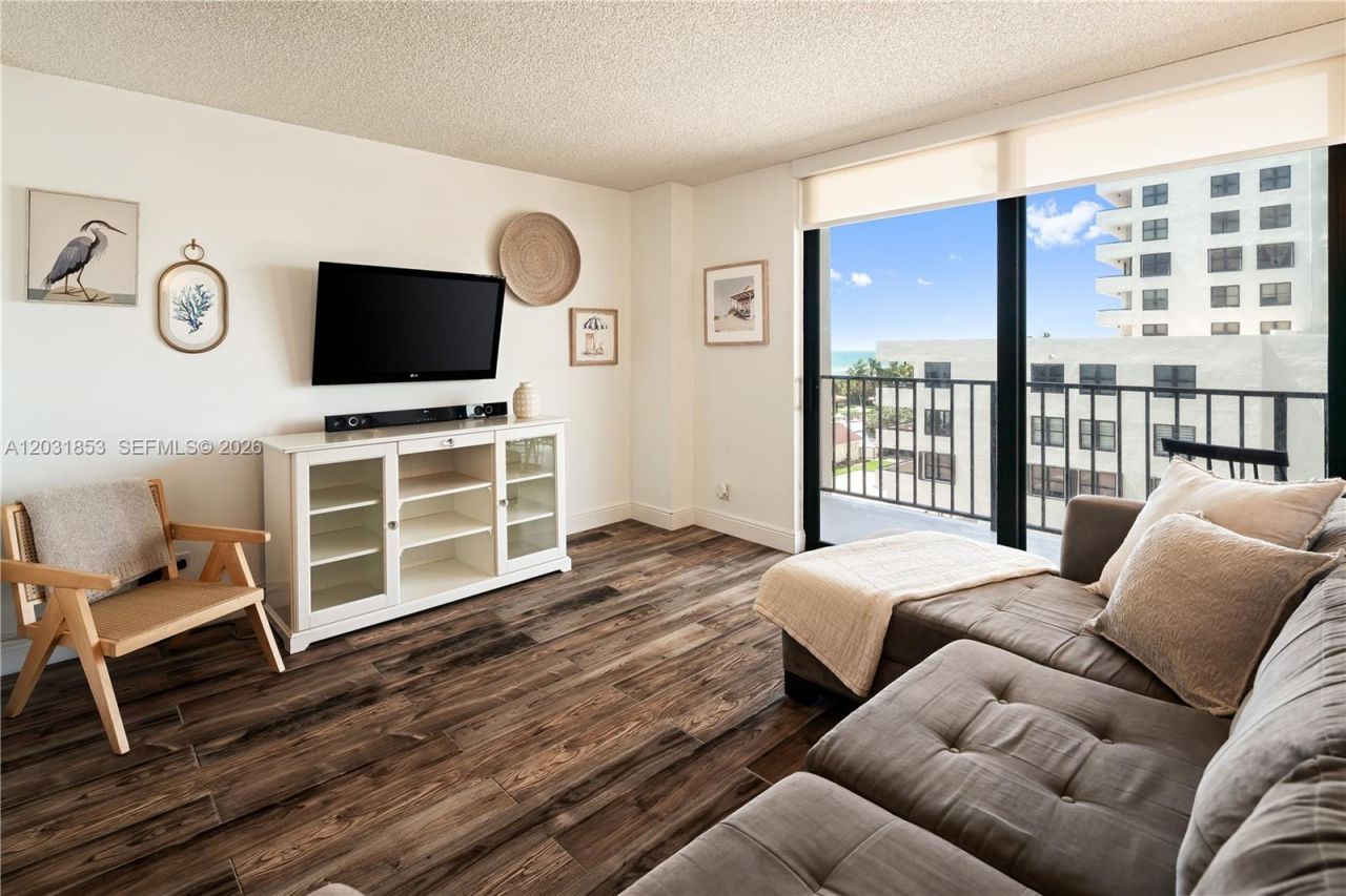 2625 Collins Ave, Unit 502, Miami Beach, FL 33140 Photo