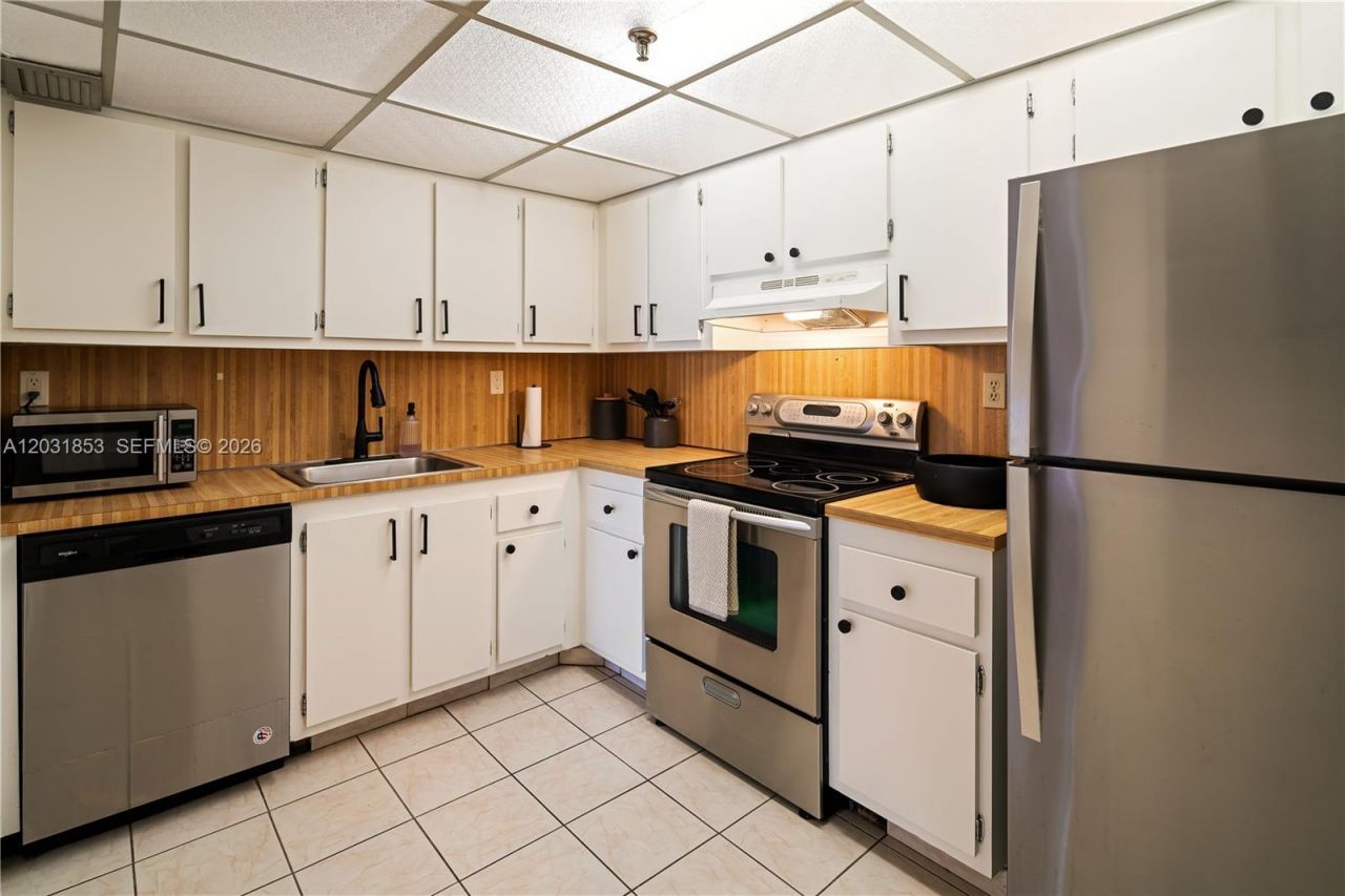 2625 Collins Ave, Unit 502, Miami Beach, FL 33140 Photo