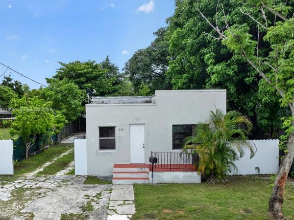 836 NW 29th Ter , Miami, FL 33127