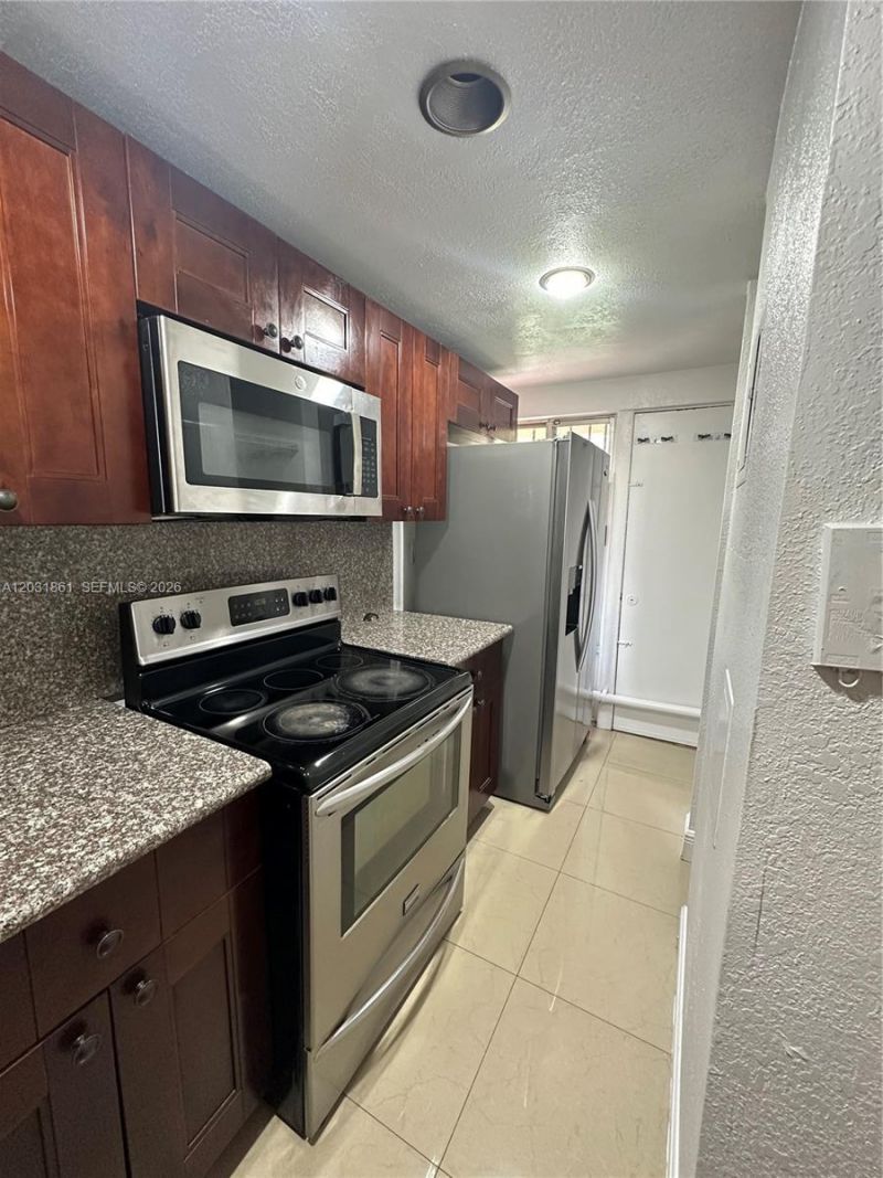 9250 Fontainebleau Blvd , Unit 202, Miami, FL 33172 Photo