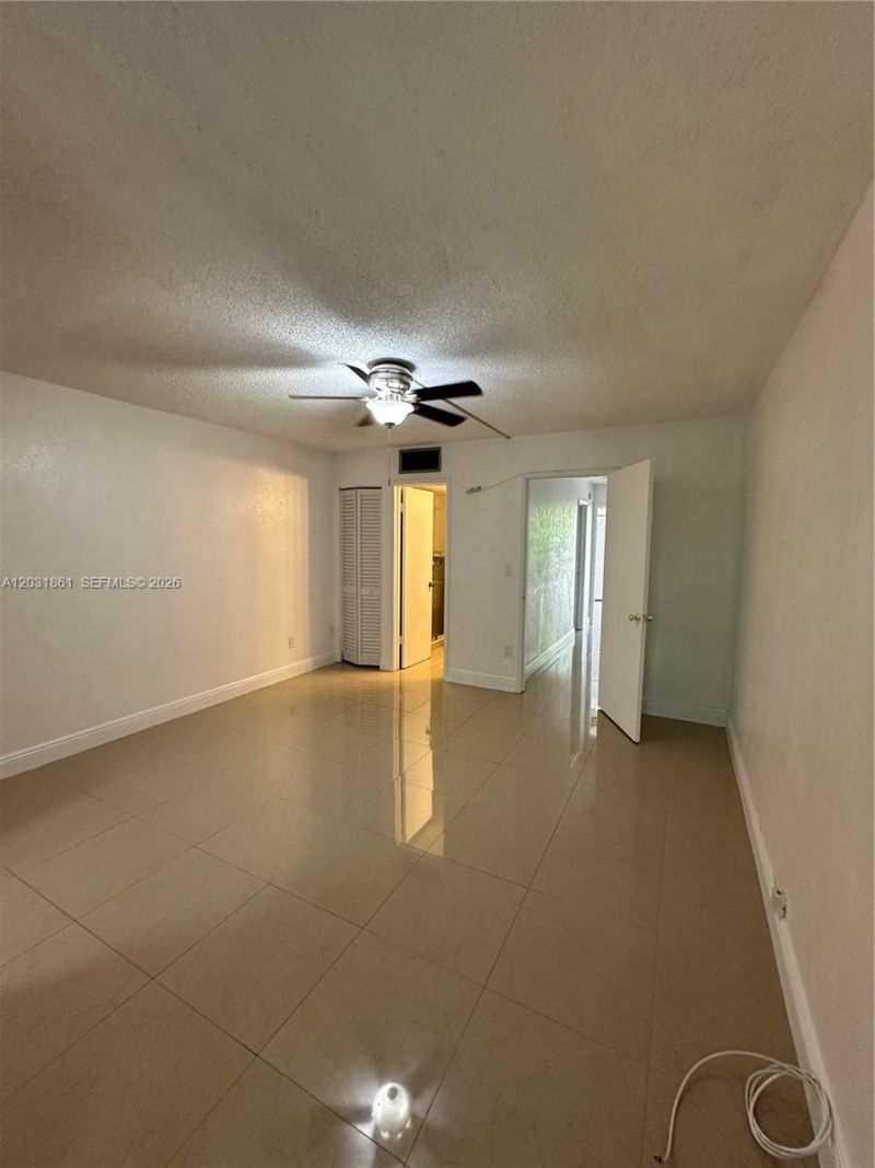 9250 Fontainebleau Blvd , Unit 202, Miami, FL 33172 Photo