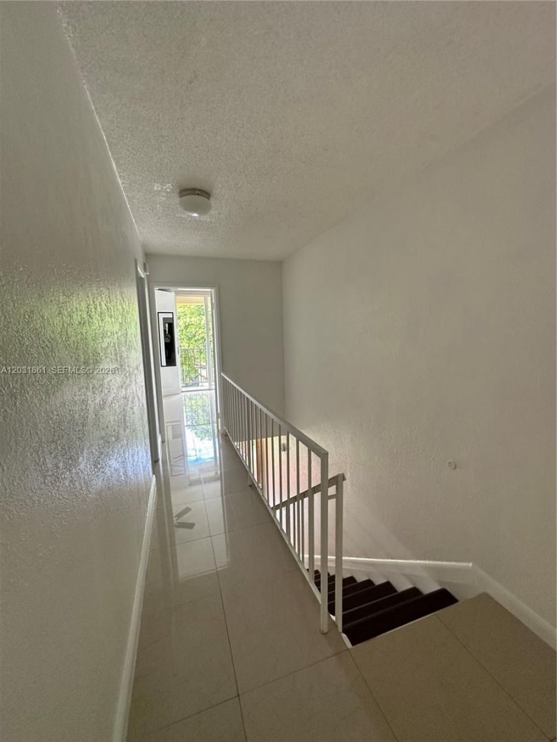 9250 Fontainebleau Blvd , Unit 202, Miami, FL 33172 Photo