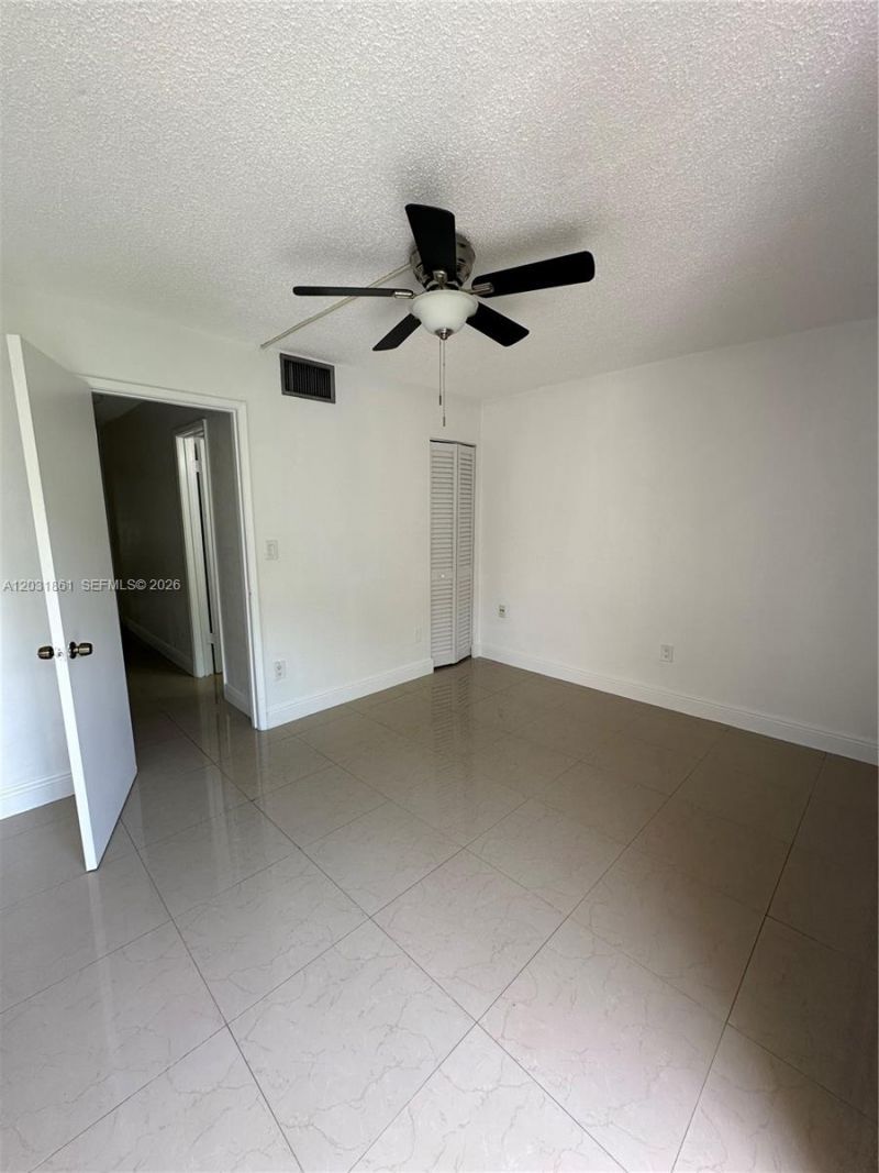 9250 Fontainebleau Blvd , Unit 202, Miami, FL 33172 Photo