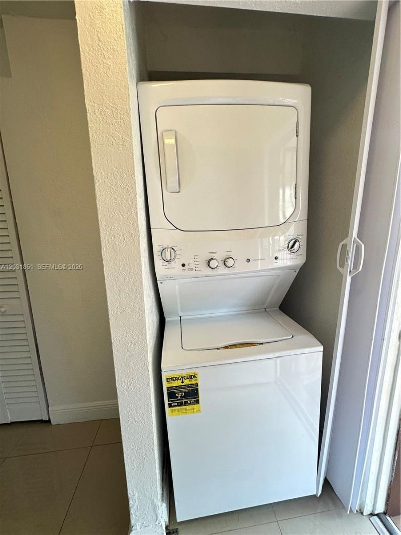 9250 Fontainebleau Blvd , Unit 202, Miami, FL 33172 Photo
