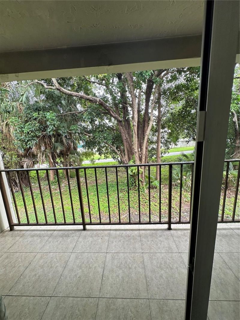 9250 Fontainebleau Blvd , Unit 202, Miami, FL 33172 Photo