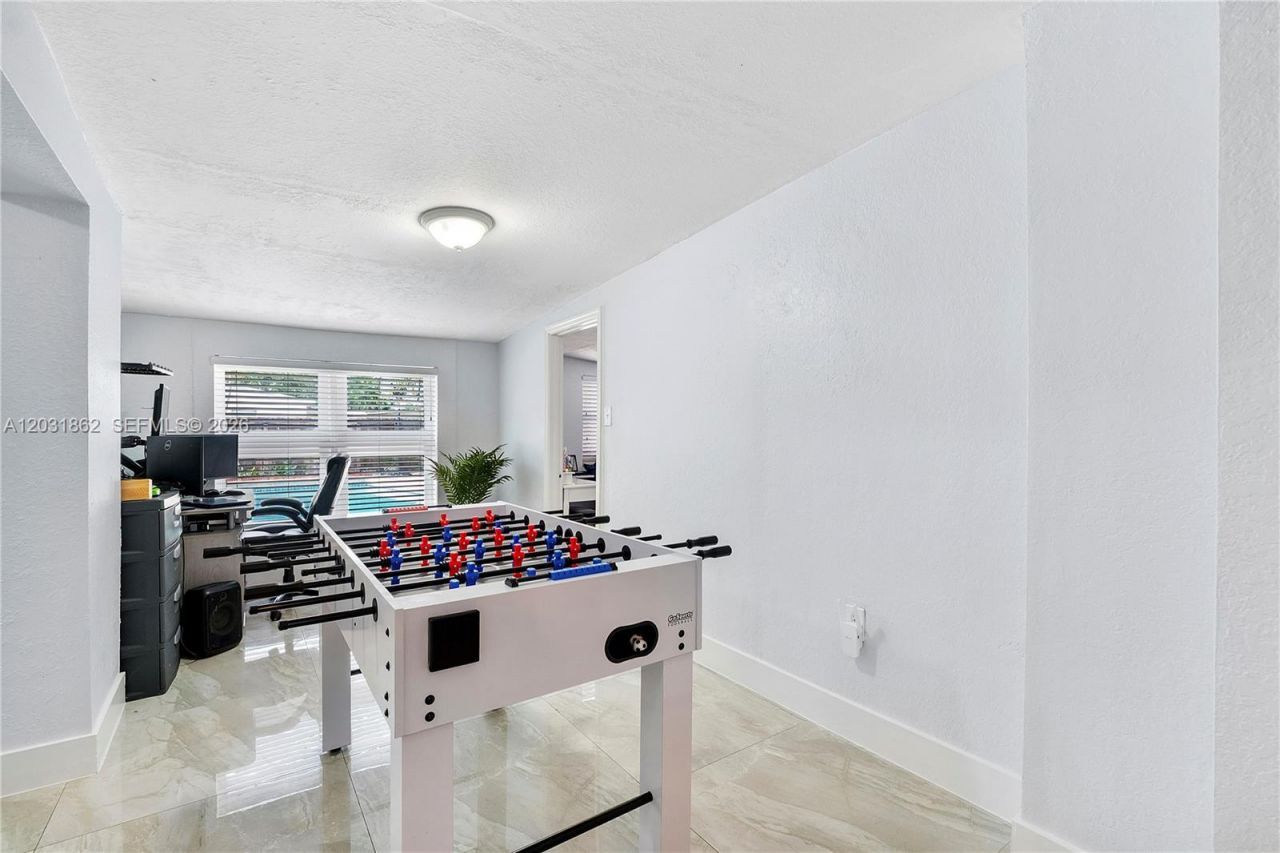 6810 Douglas St , Hollywood, FL 33024 Photo
