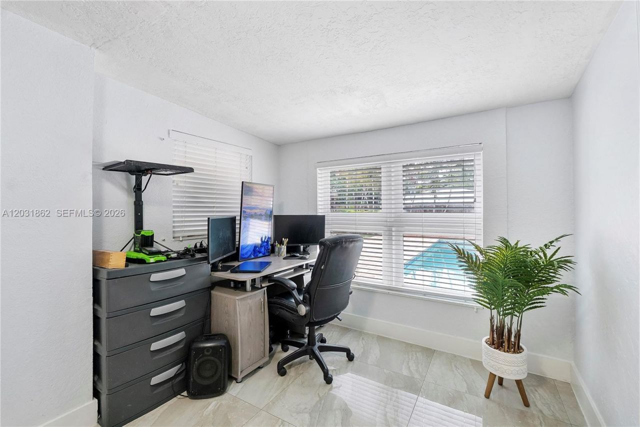6810 Douglas St , Hollywood, FL 33024 Photo