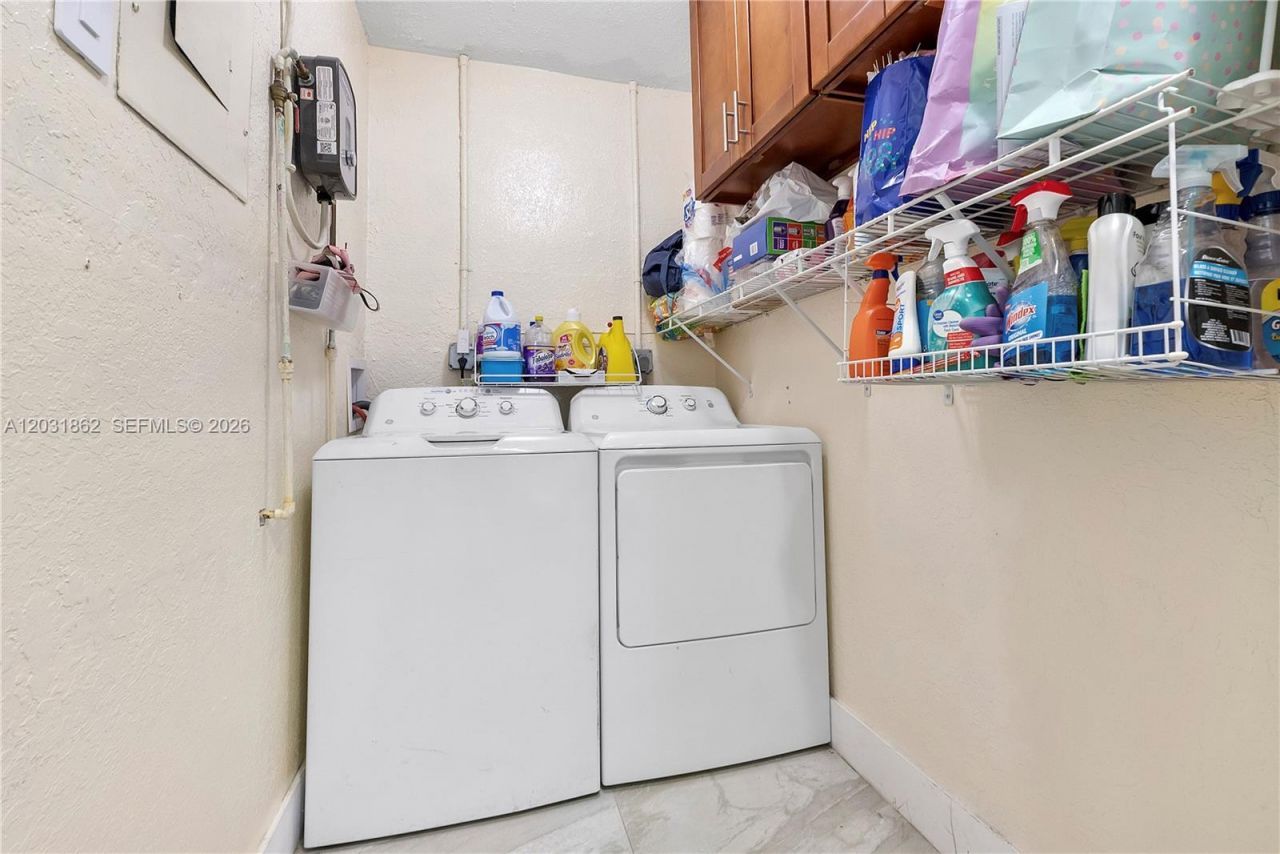 6810 Douglas St , Hollywood, FL 33024 Photo