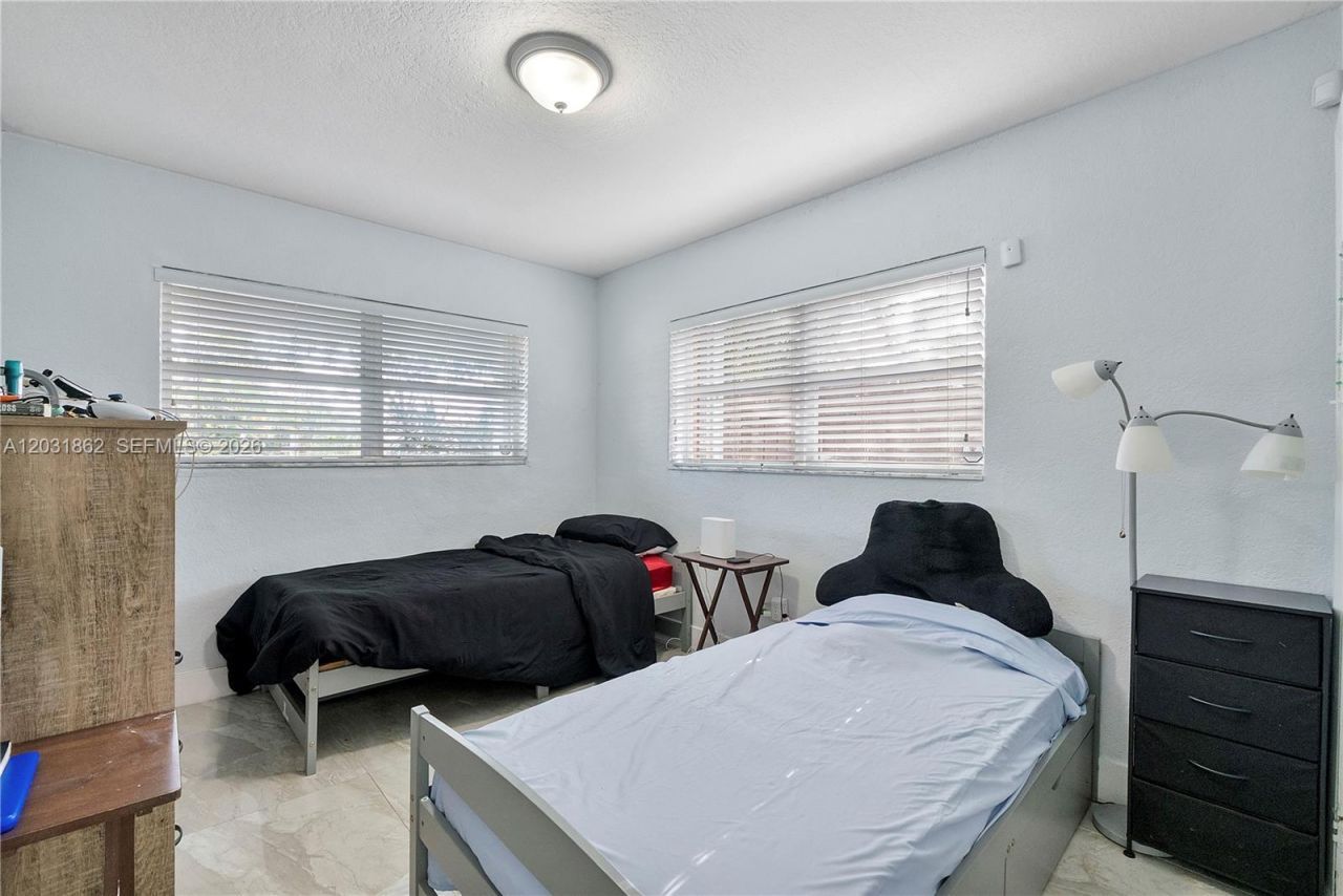 6810 Douglas St , Hollywood, FL 33024 Photo