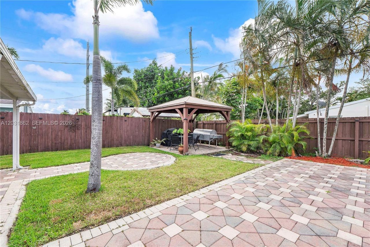 6810 Douglas St , Hollywood, FL 33024 Photo