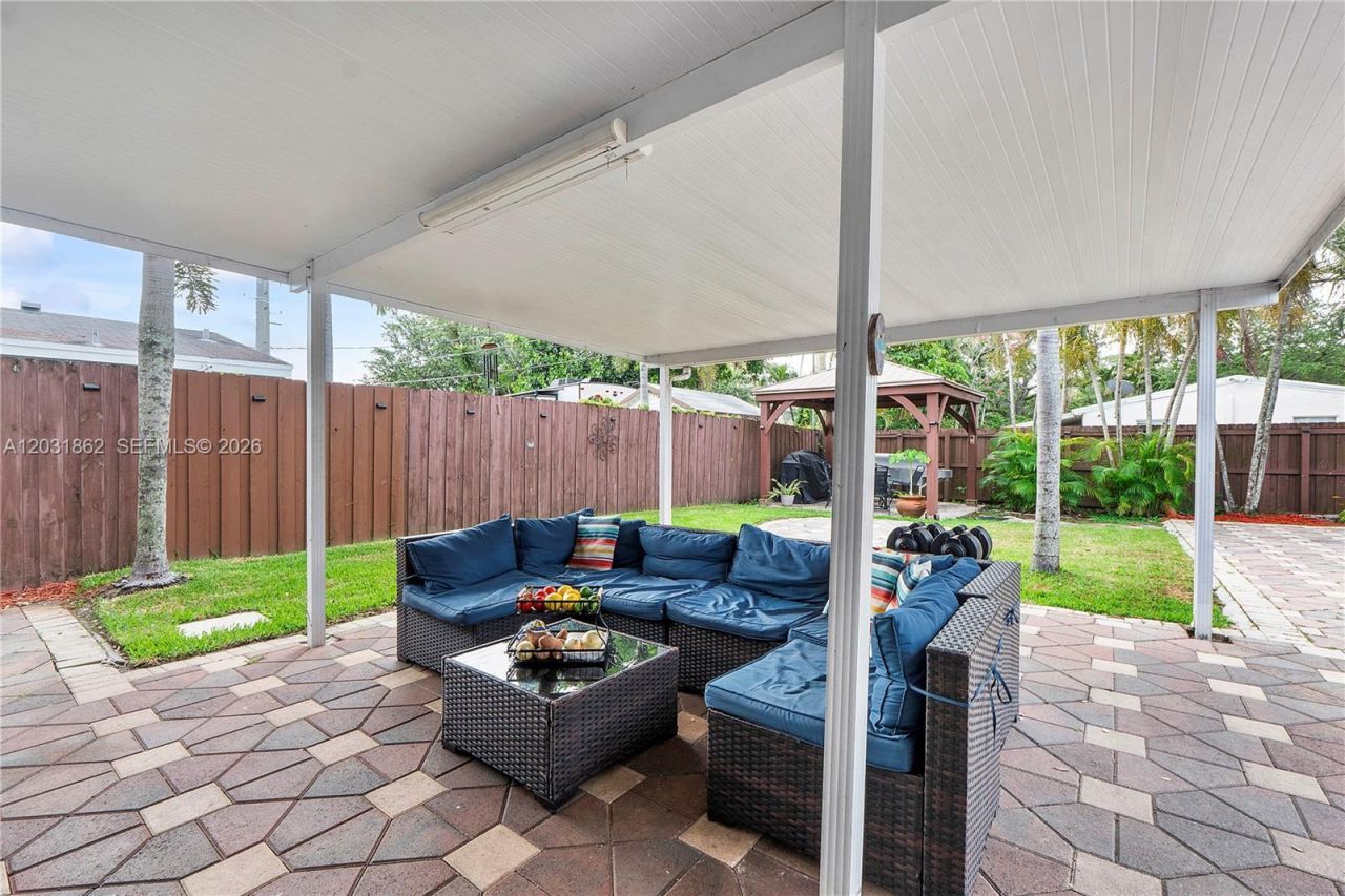 6810 Douglas St , Hollywood, FL 33024 Photo