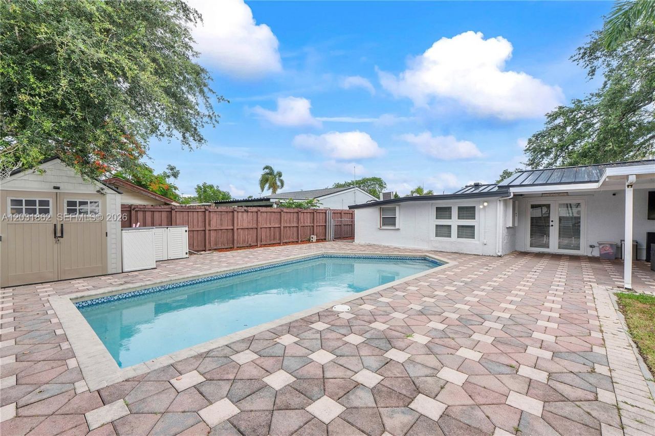 6810 Douglas St , Hollywood, FL 33024 Photo
