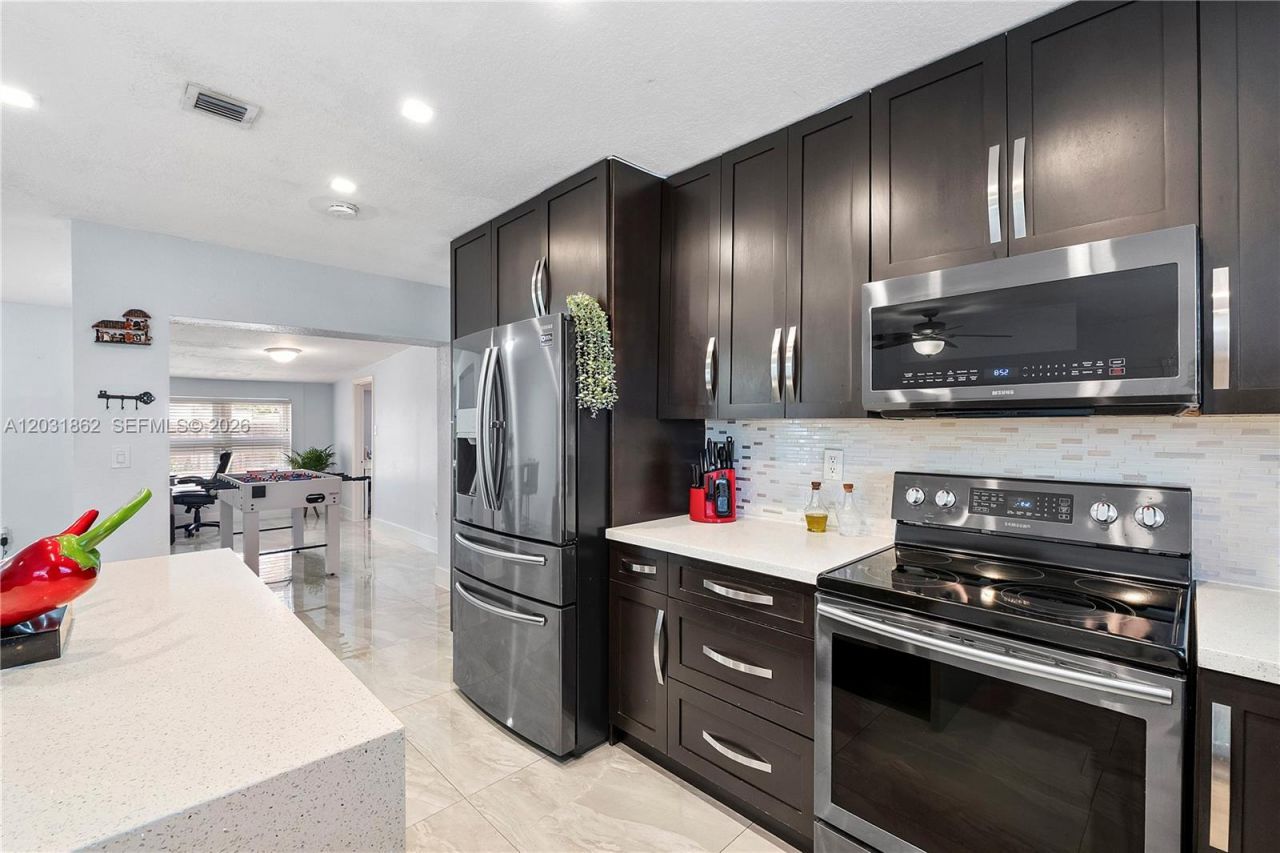 6810 Douglas St , Hollywood, FL 33024 Photo