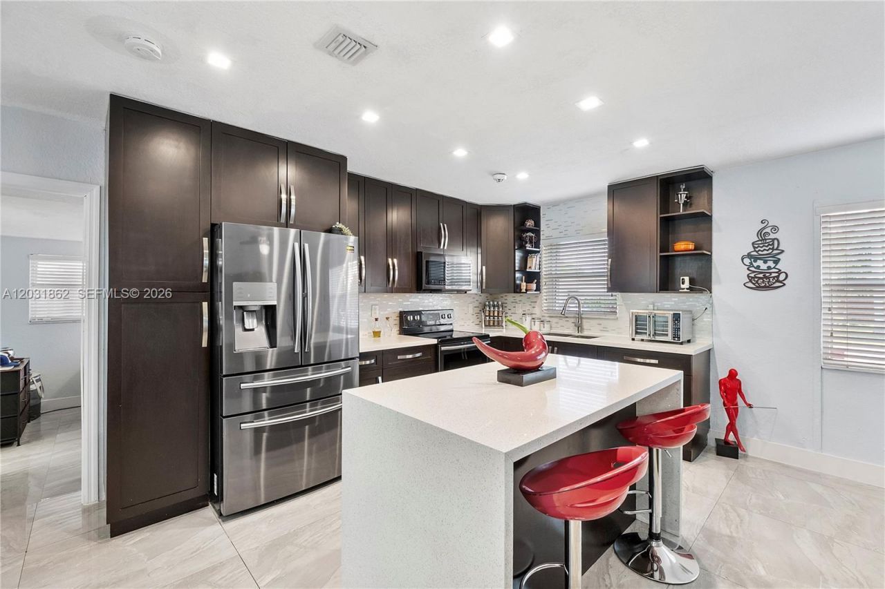 6810 Douglas St , Hollywood, FL 33024 Photo