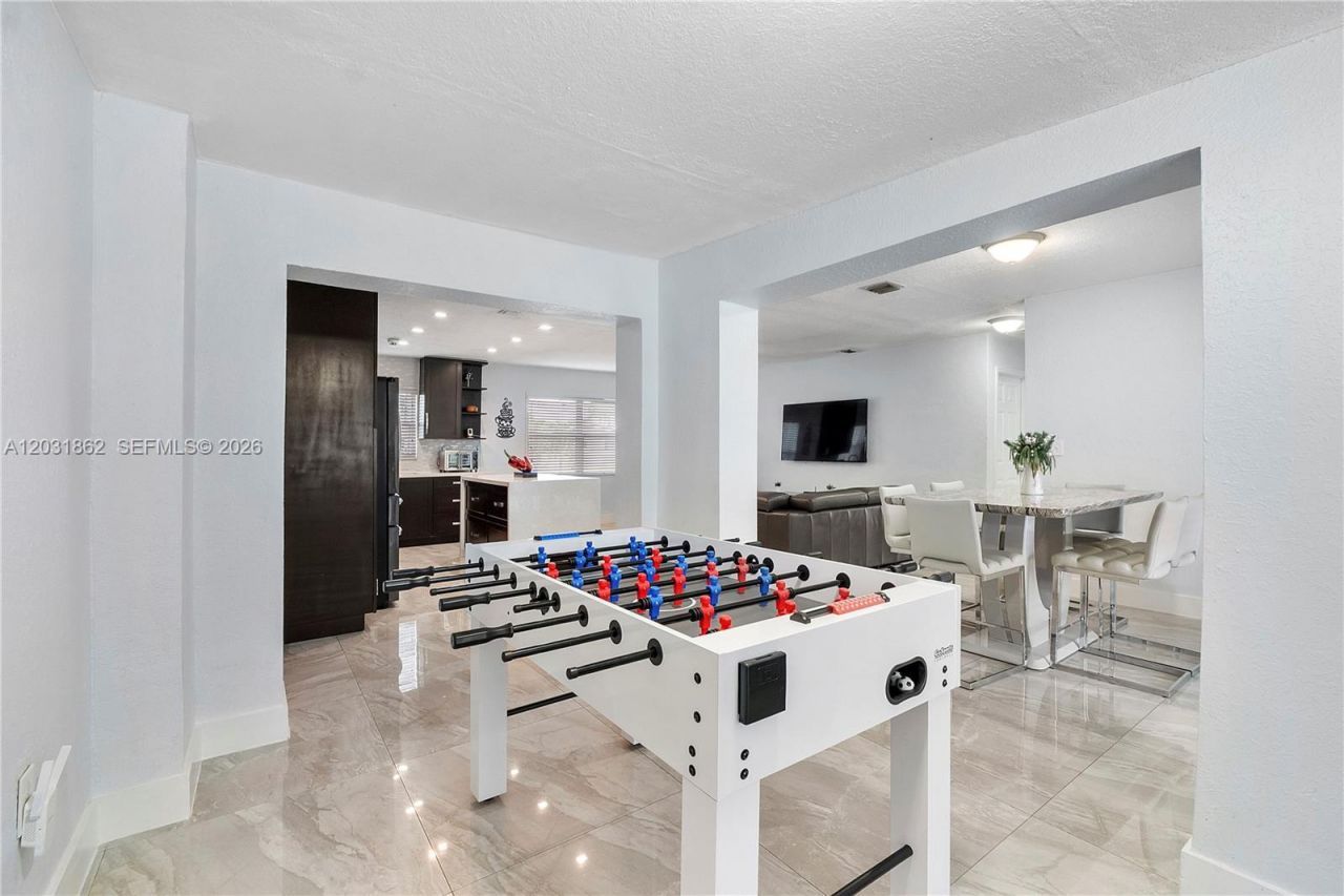 6810 Douglas St , Hollywood, FL 33024 Photo