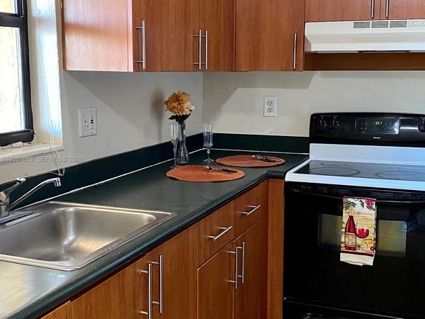 4061 N Dixie Hwy , Unit 28, Oakland Park, FL 33334