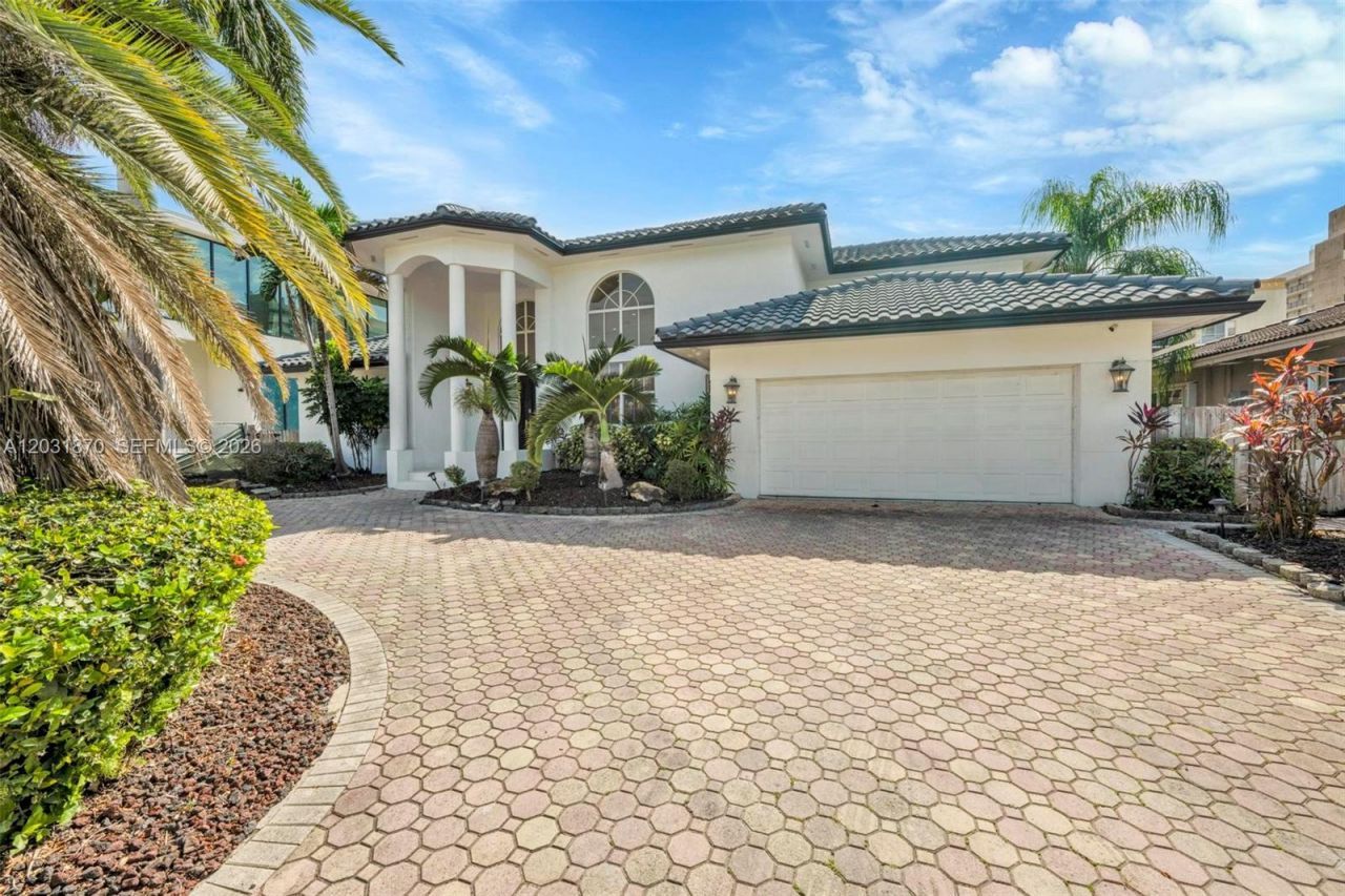 2940 NE 164th St , North Miami Beach, FL 33160 Photo