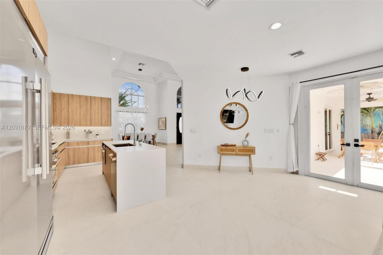 2940 NE 164th St , North Miami Beach, FL 33160 Photo