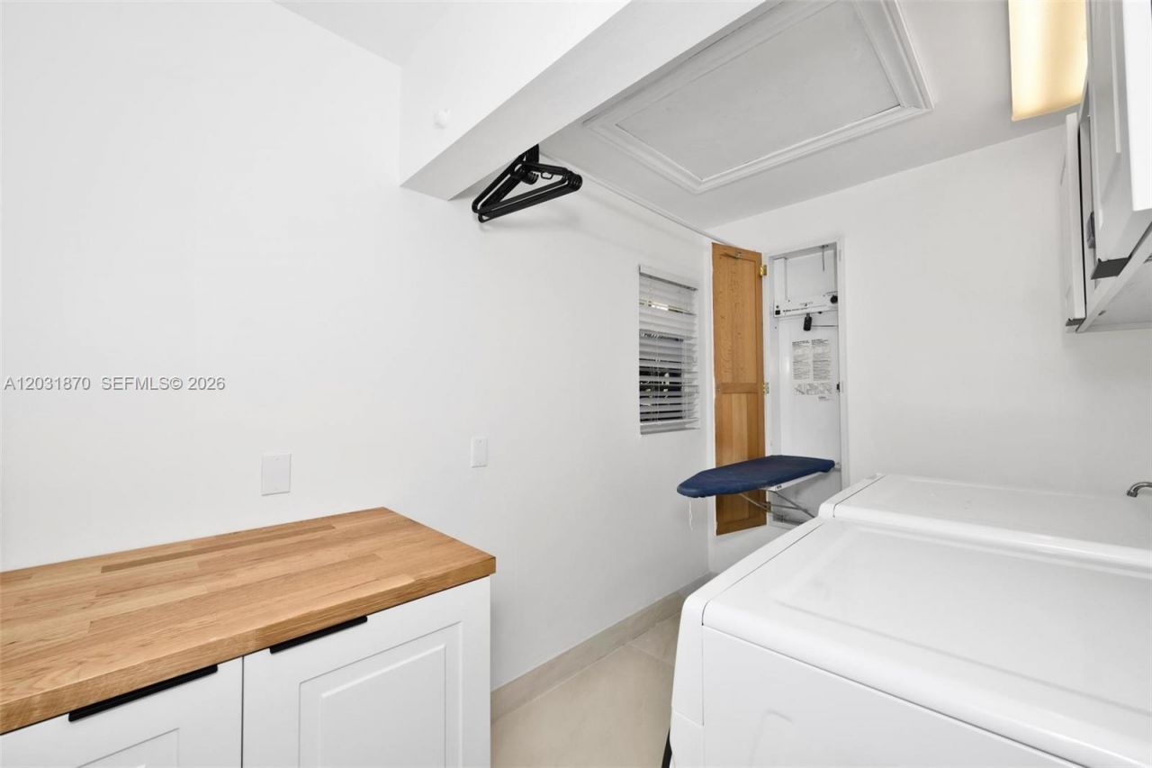 2940 NE 164th St , North Miami Beach, FL 33160 Photo