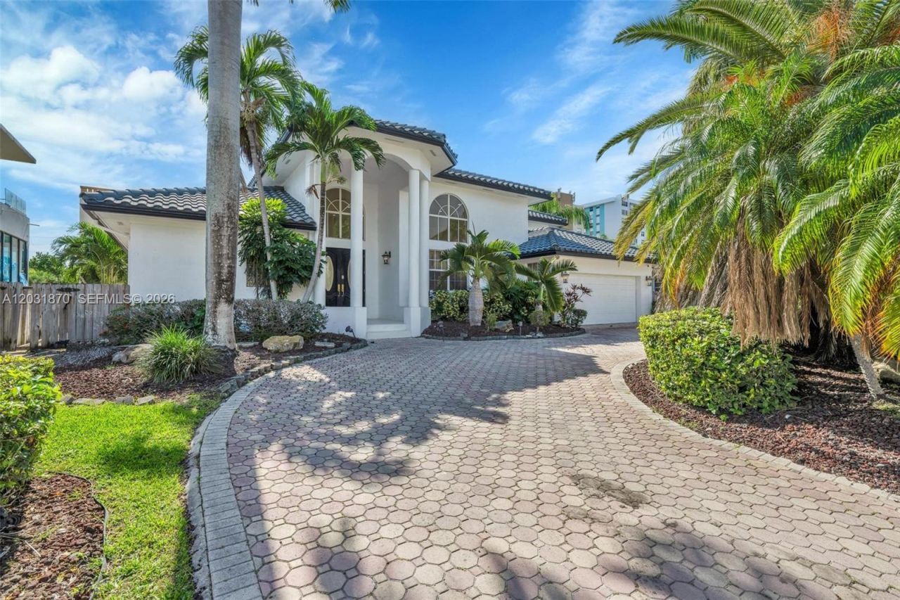 2940 NE 164th St , North Miami Beach, FL 33160 Photo