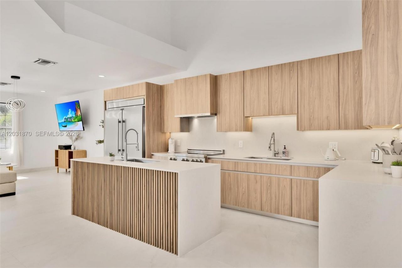 2940 NE 164th St , North Miami Beach, FL 33160 Photo
