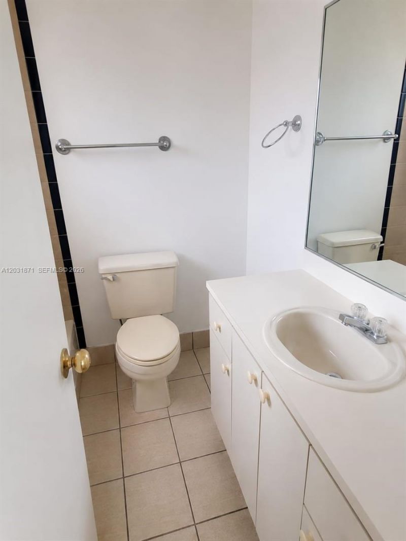 8935 SW 28th St , Unit 8935, Miami, FL 33165 Photo