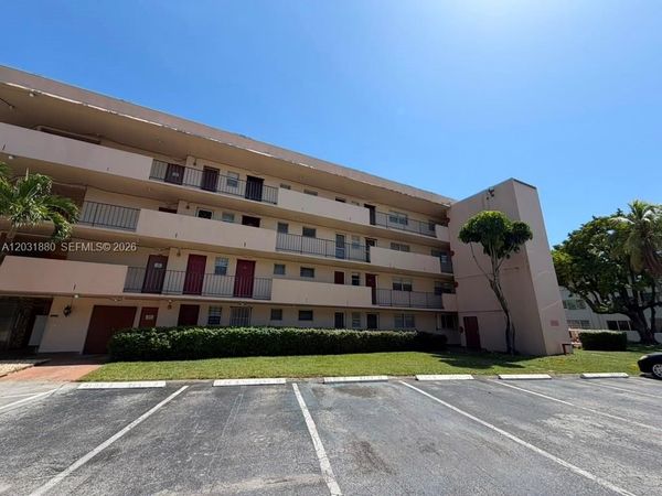 1450 NE 191st St, Unit 106, Miami, FL 33179