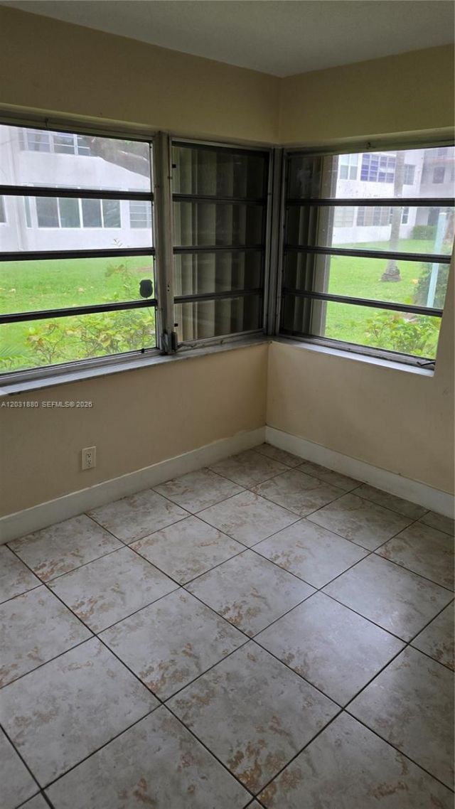 1450 NE 191st St , Unit 106, Miami, FL 33179 Photo