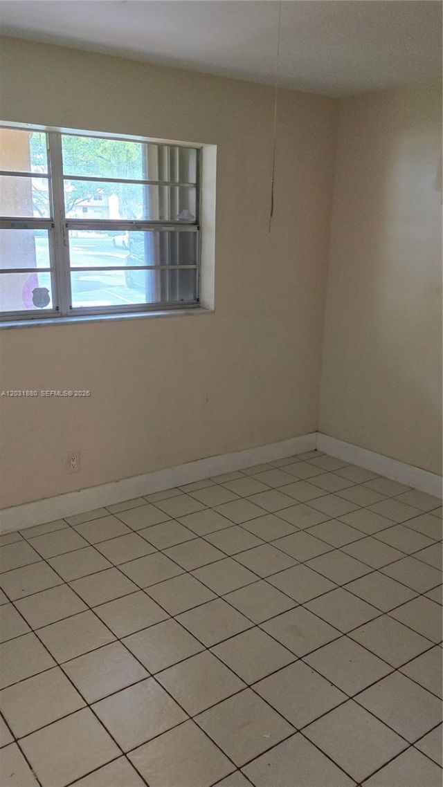 1450 NE 191st St , Unit 106, Miami, FL 33179 Photo