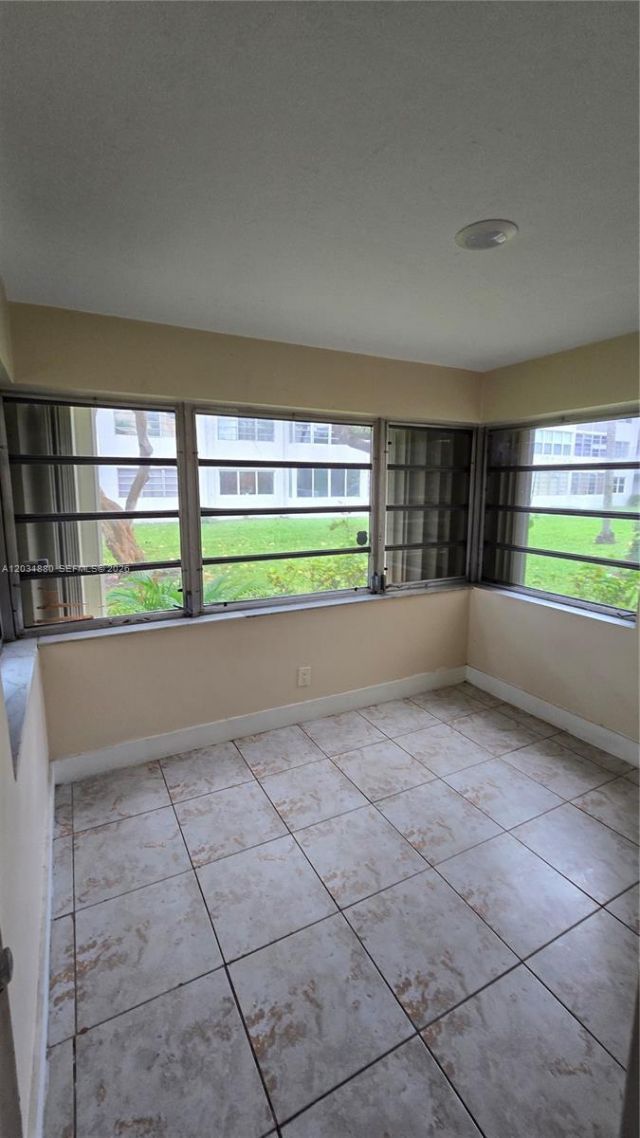1450 NE 191st St , Unit 106, Miami, FL 33179 Photo