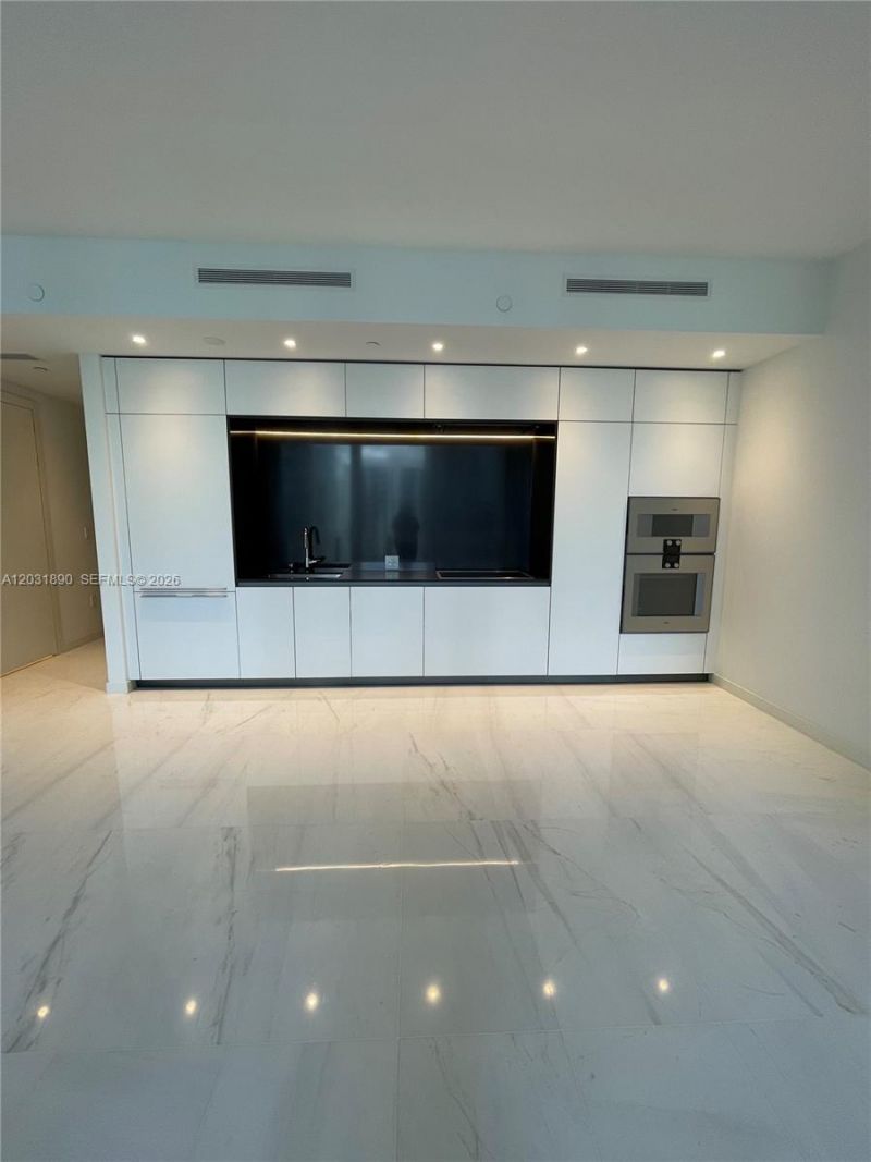 300 Biscayne Blvd Way, Unit 2008, Miami, FL 33131 Photo