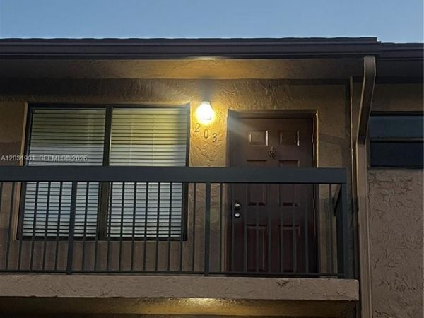 10002 Winding Lake Rd , Unit 203, Sunrise, FL 33351