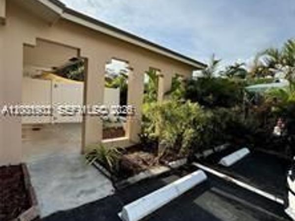 590 NE 20th St , Unit 1, Wilton Manors, FL 33305
