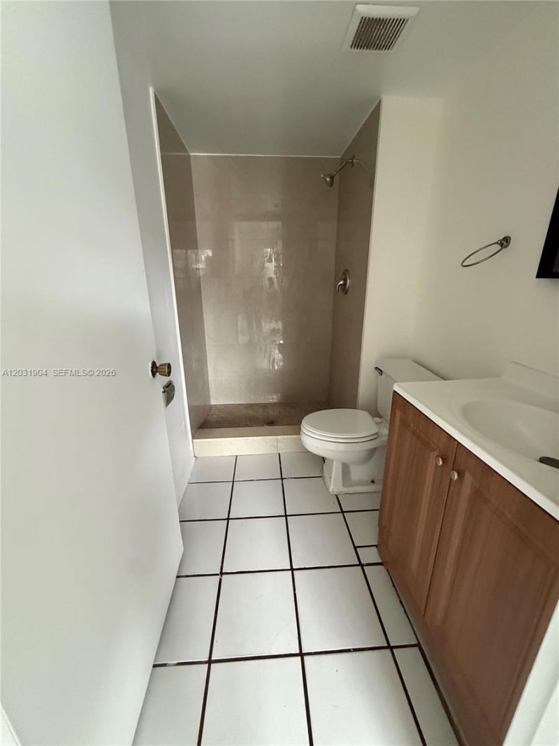 15316 SW 72nd St , Unit 19-14, Miami, FL 33193 Photo