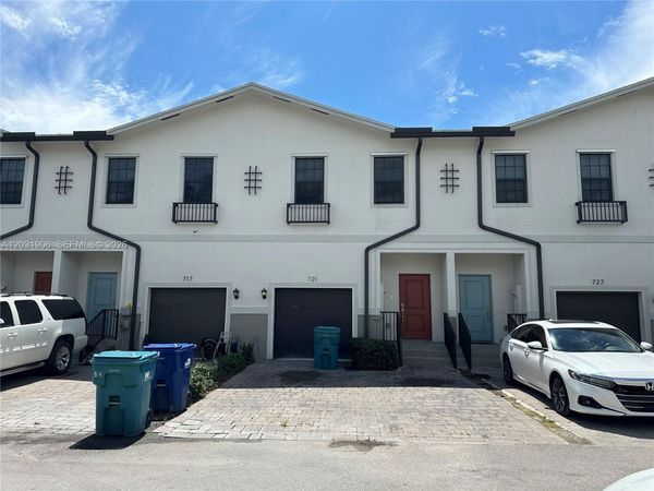 721 SW 11th St , Florida City, FL 33034