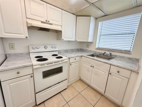 2410 NW 52nd Ave, Unit 2410, Lauderhill, FL 33313