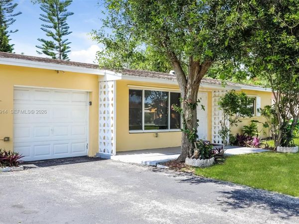 7461 NW 23rd St, Sunrise, FL 33313