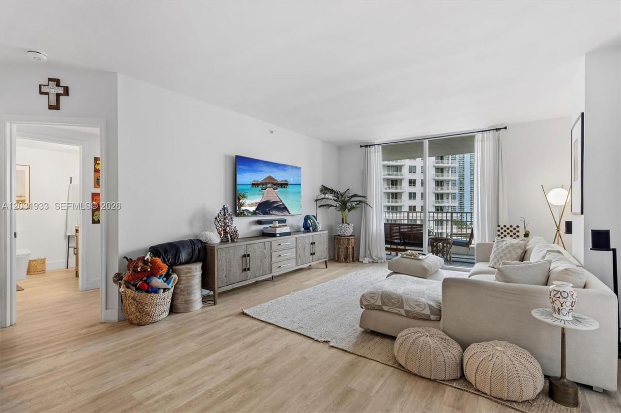 701 Brickell Key Blvd , Unit 1106, Miami, FL 33131 Photo