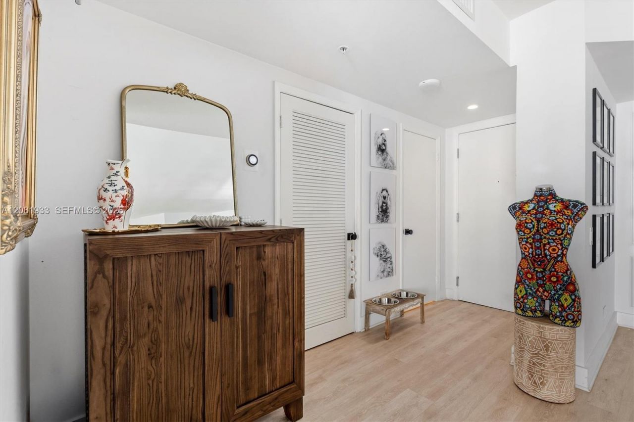 701 Brickell Key Blvd , Unit 1106, Miami, FL 33131 Photo