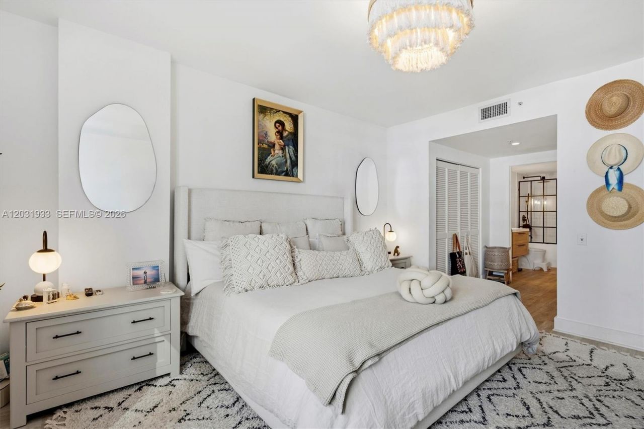 701 Brickell Key Blvd , Unit 1106, Miami, FL 33131 Photo