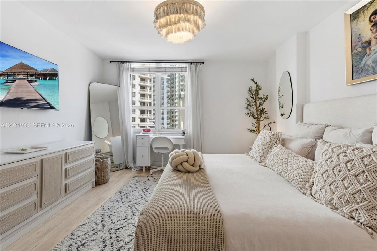 701 Brickell Key Blvd , Unit 1106, Miami, FL 33131 Photo