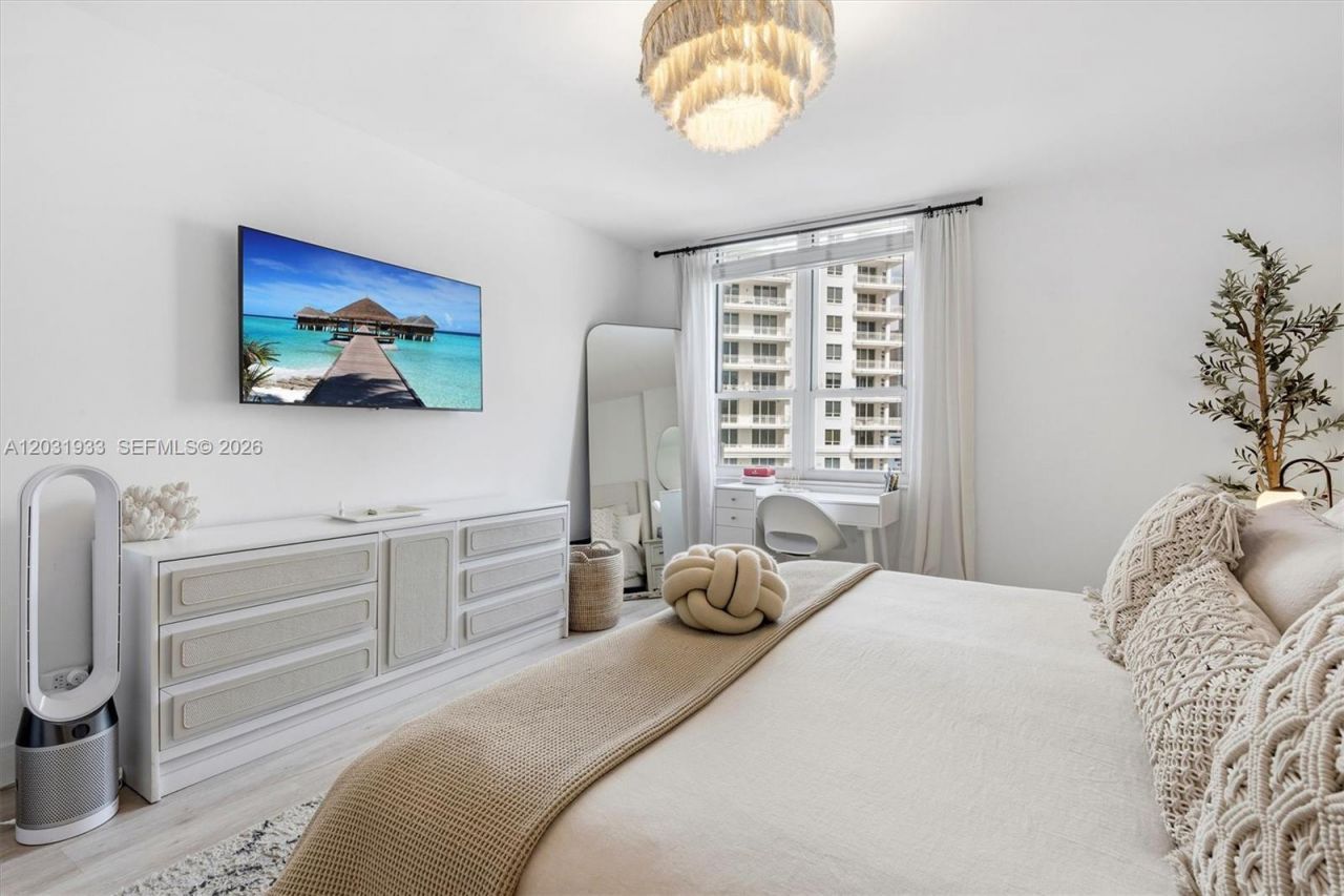 701 Brickell Key Blvd , Unit 1106, Miami, FL 33131 Photo