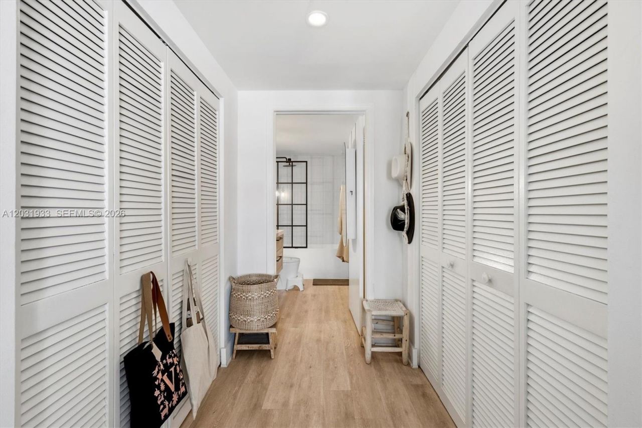 701 Brickell Key Blvd , Unit 1106, Miami, FL 33131 Photo