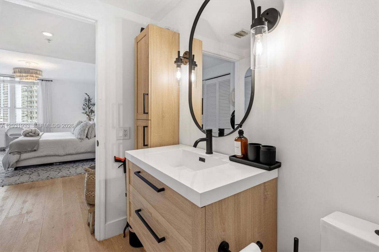 701 Brickell Key Blvd , Unit 1106, Miami, FL 33131 Photo