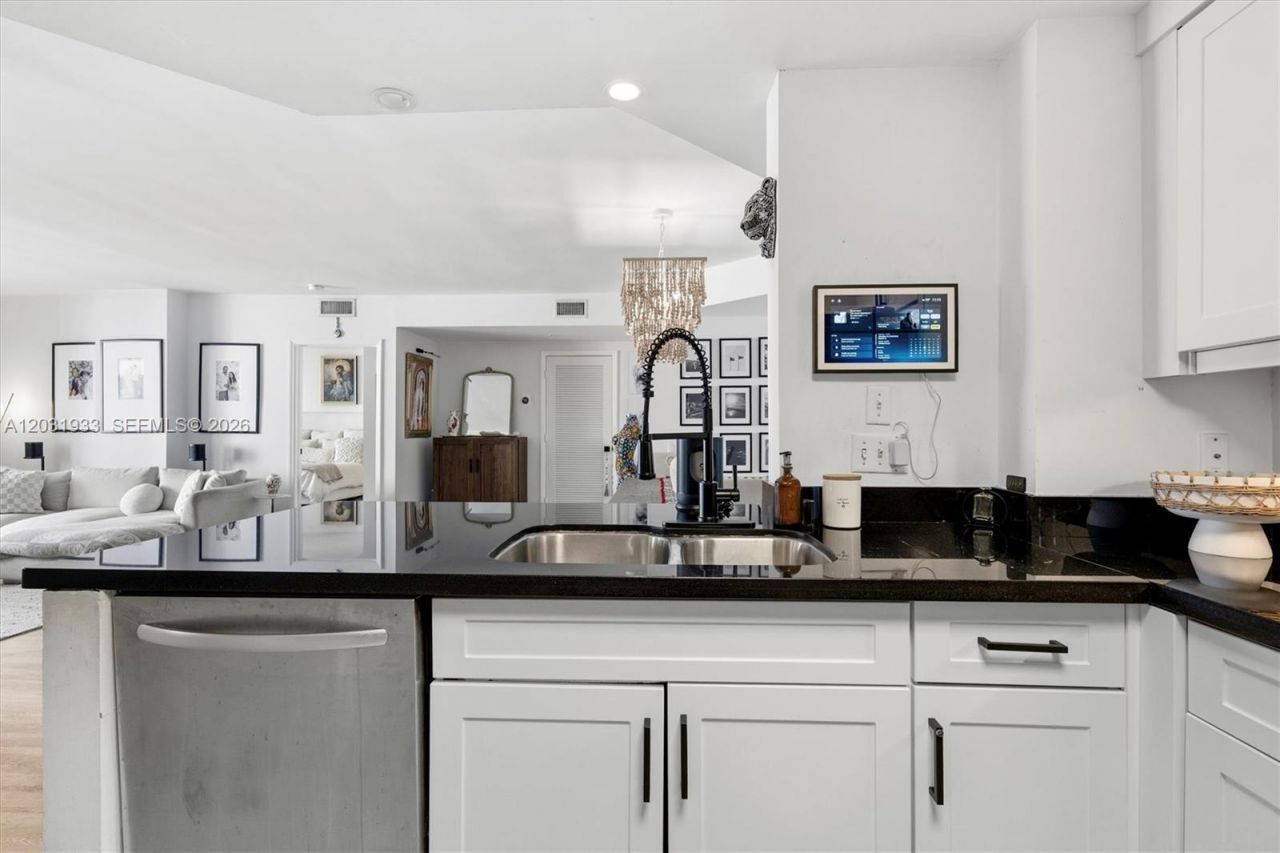 701 Brickell Key Blvd , Unit 1106, Miami, FL 33131 Photo
