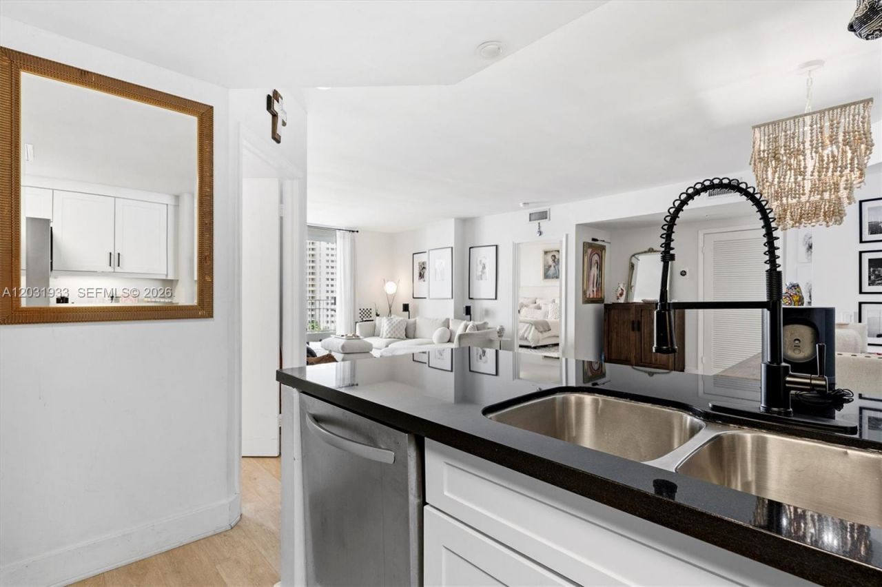 701 Brickell Key Blvd , Unit 1106, Miami, FL 33131 Photo